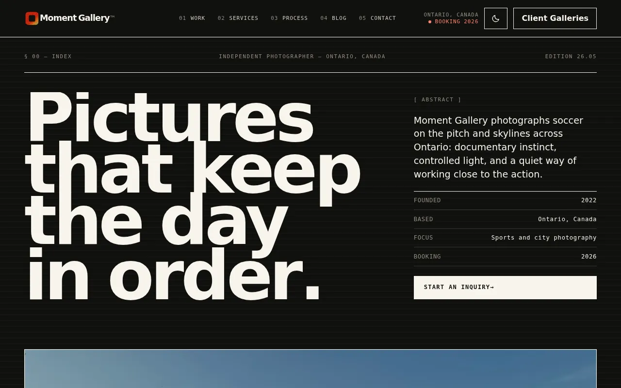 Moment Gallery homepage — website