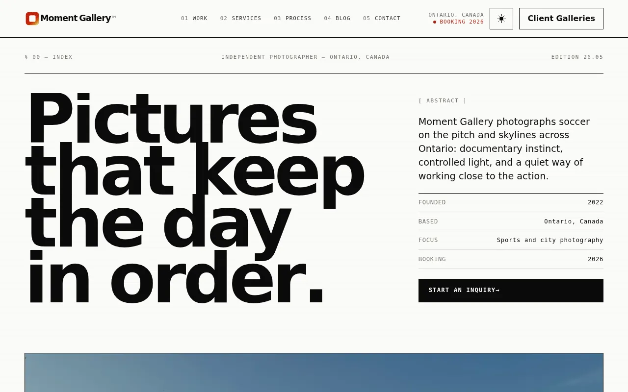 Moment Gallery homepage — website
